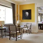 Отель Continental 5*