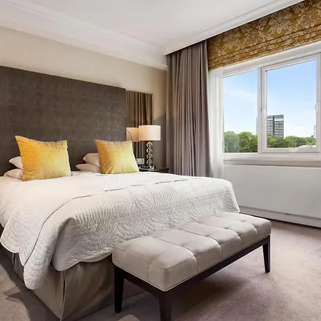 Continental Hotel 5*