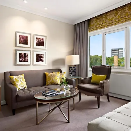 Continental Hotel 5*