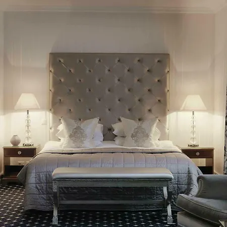 Continental Hotel 5*